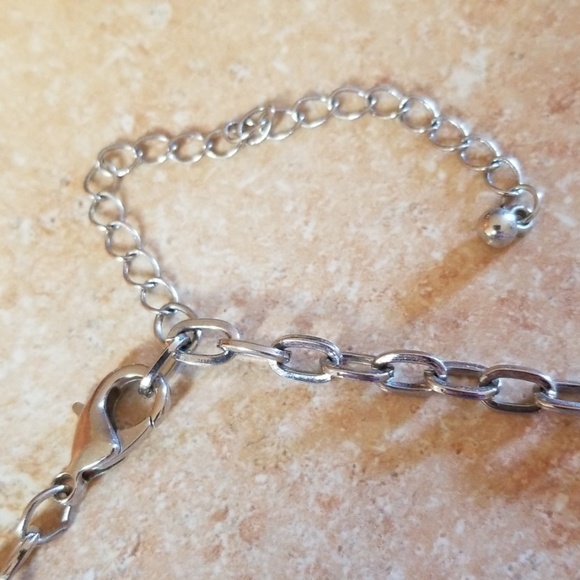 White and silver 3 tiered necklace - Picture 4 of 5